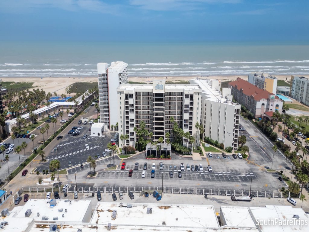 Direct Beachfront 3BR - 3 Pools & 3 Jacuzzis  Vacation Rental in South Padre Island - RedAwning