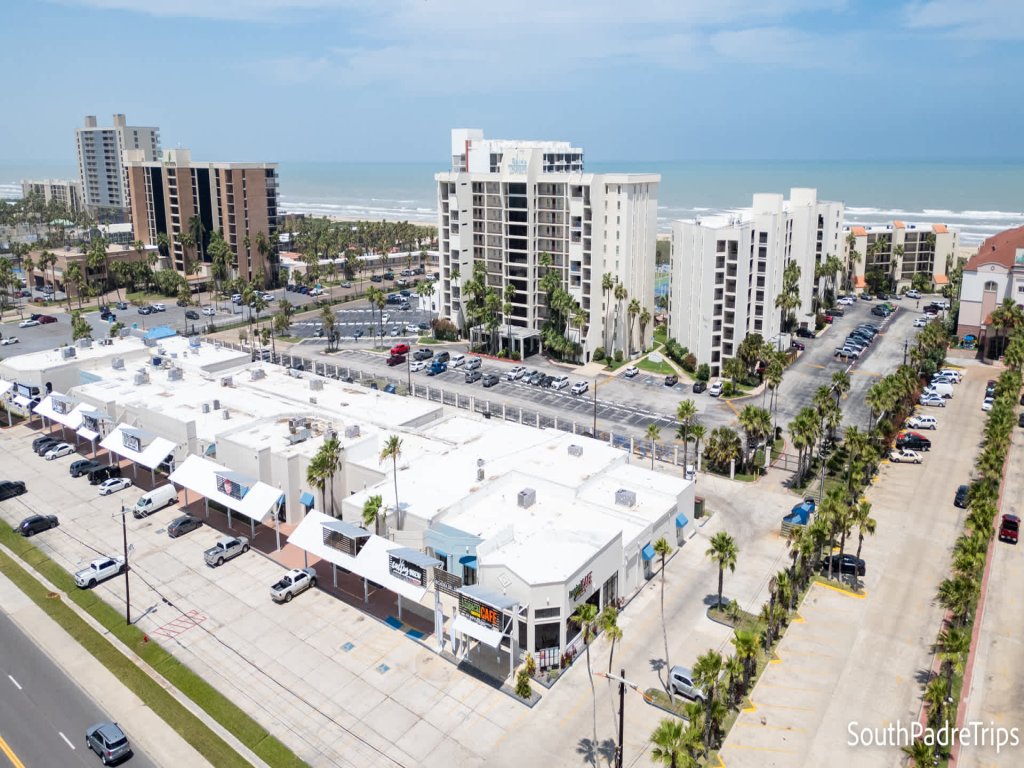 Direct Beachfront 3BR - 3 Pools & 3 Jacuzzis  Vacation Rental in South Padre Island - RedAwning
