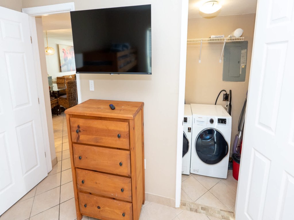 Direct Beachfront 3BR - 3 Pools & 3 Jacuzzis  Vacation Rental in South Padre Island - RedAwning