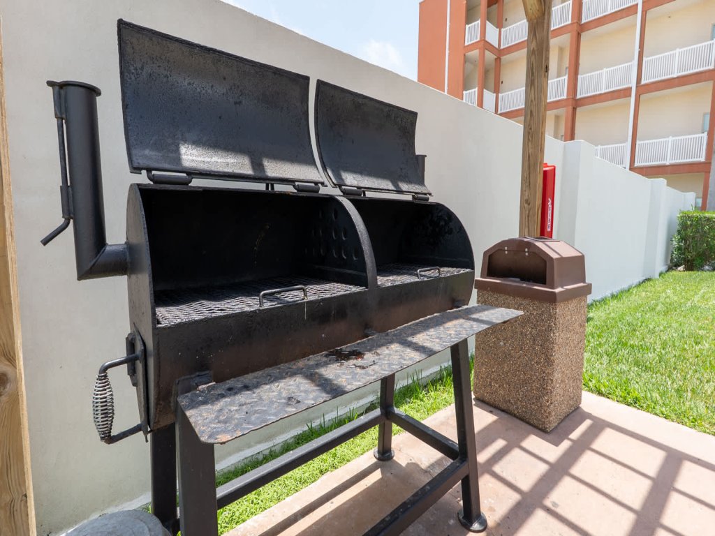 3BR Condo - 8 Beds - Pool - Walk to Beach - SPI Vacation Rental in South Padre Island - RedAwning