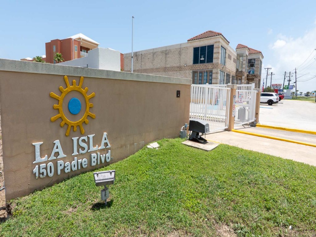 3BR Condo - 8 Beds - Pool - Walk to Beach - SPI Vacation Rental in South Padre Island - RedAwning