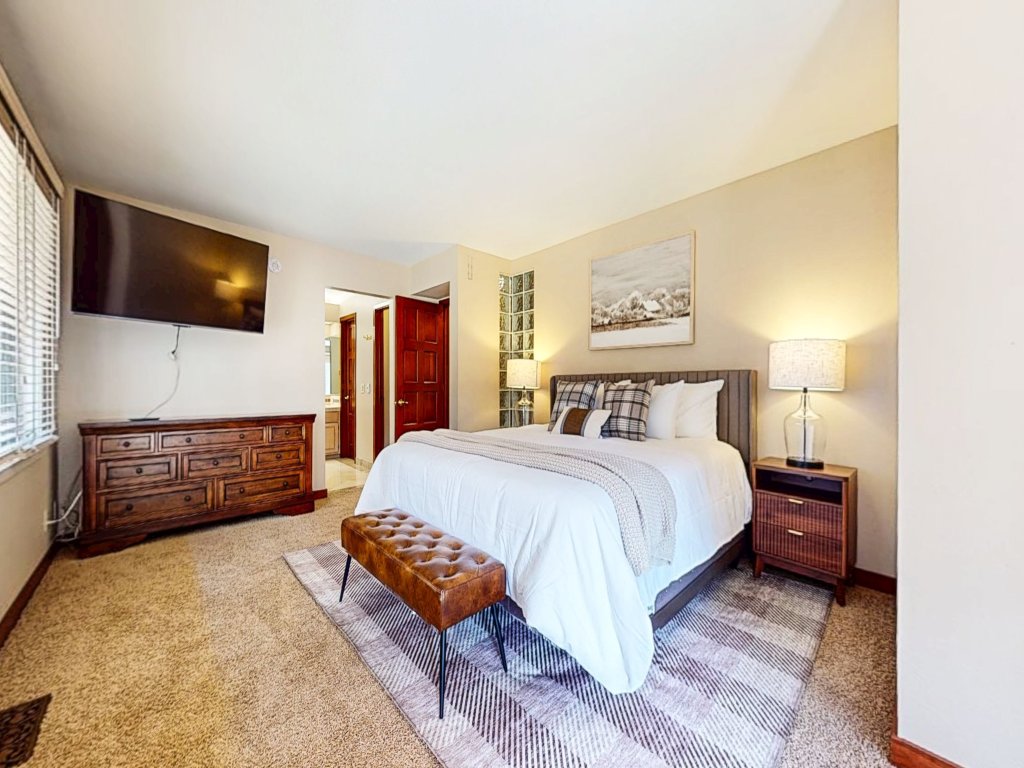 The Pointe #02 Vacation Rental in Mammoth Lakes - RedAwning
