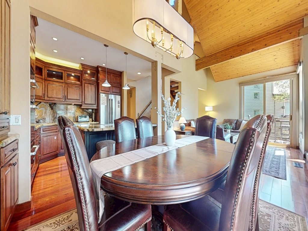 The Pointe #02 Vacation Rental in Mammoth Lakes - RedAwning