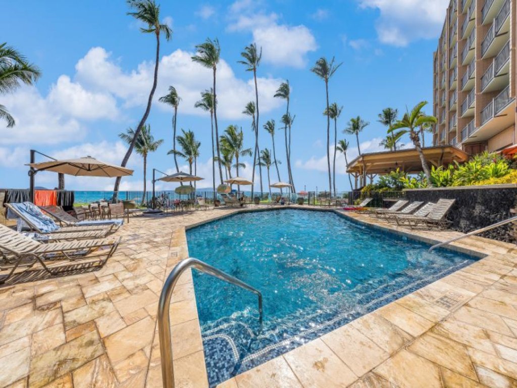 MANA KAI MAUI RESORT, #706A Vacation Rental in Hawaii - RedAwning