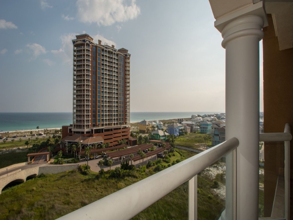 The Nautical Whimsy Vacation Rental in Pensacola Beach - RedAwning