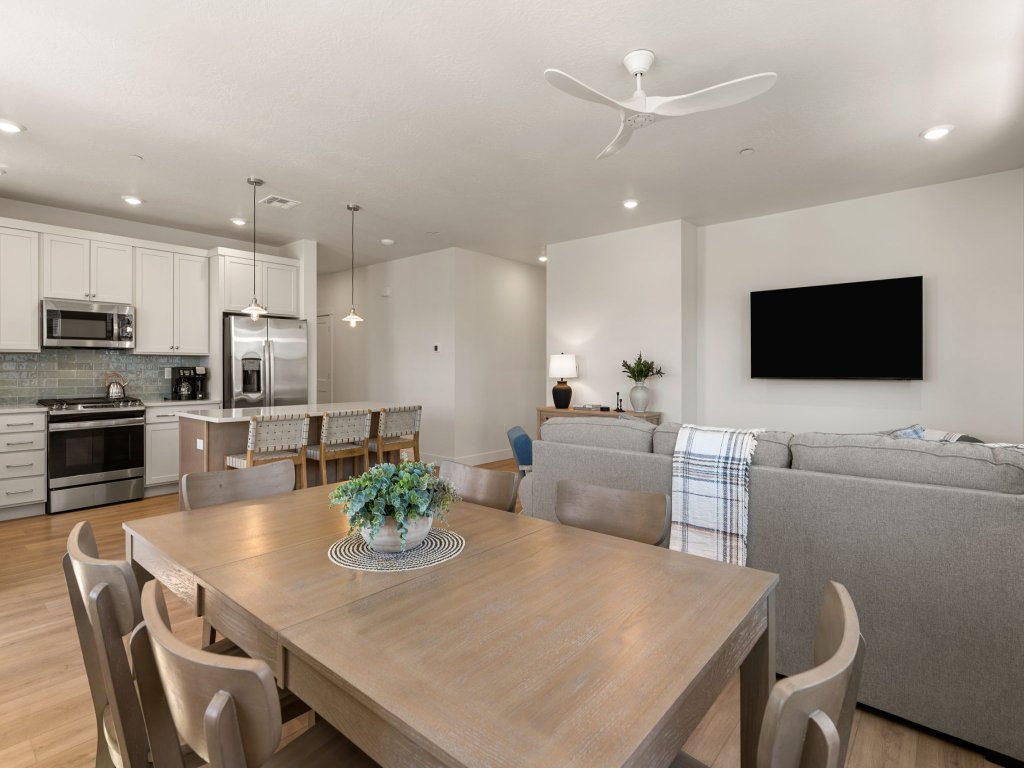 Seaside Vacation Rental in St. George - RedAwning