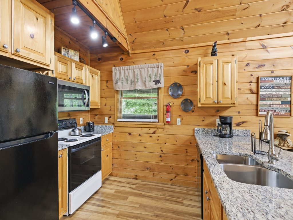 Hibernation Station Vacation Rental in Sevierville - RedAwning