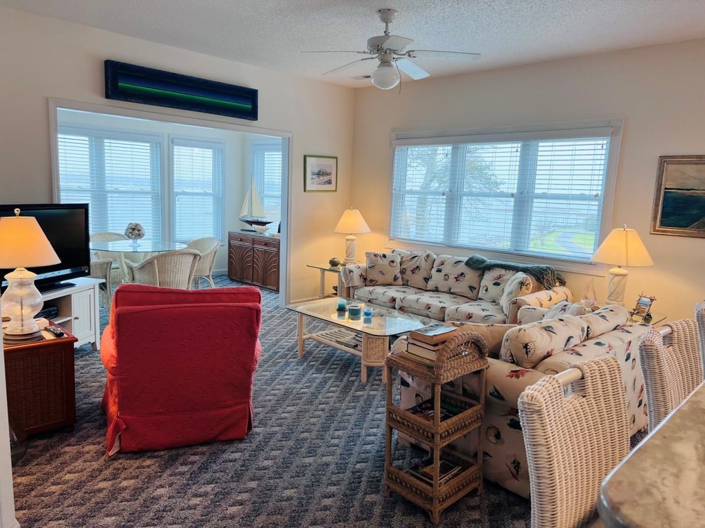 Golden Memories / 91 Genoes Point Rd Vacation Rental in Holden Beach - RedAwning