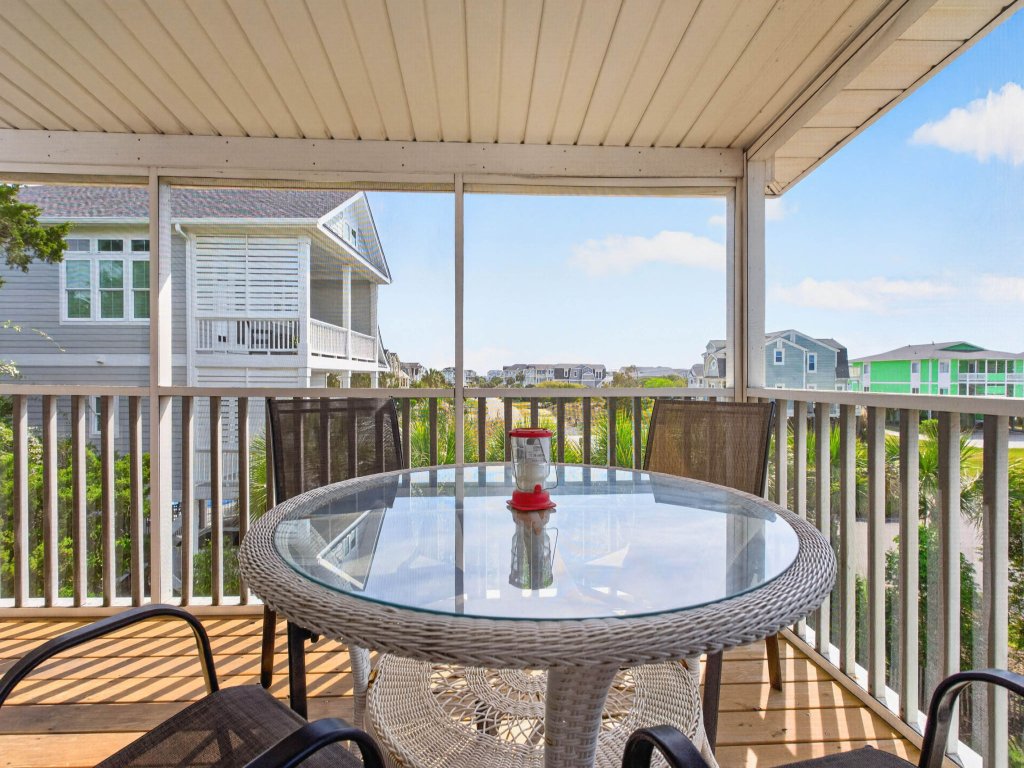 Ike's Place / 118 Seaside Dr Vacation Rental in Holden Beach - RedAwning