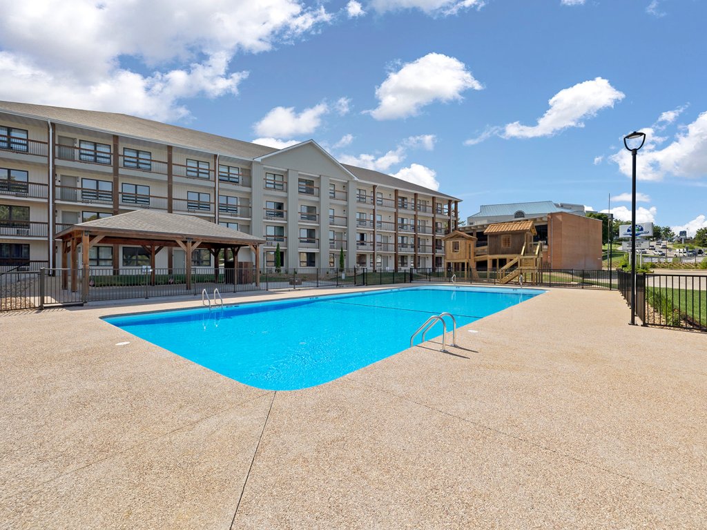 RC305A- The Landing Pad Vacation Rental in Branson - RedAwning