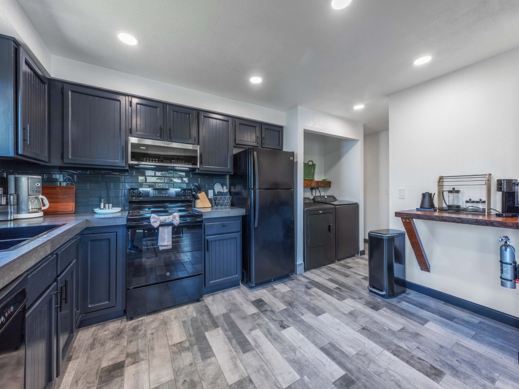 Tails and Trails Vacation Rental in Oregon - RedAwning