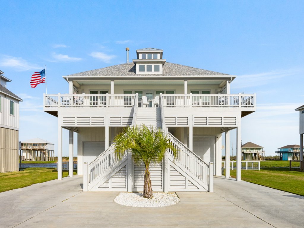 Wave On Wave Vacation Rental in Texas - RedAwning