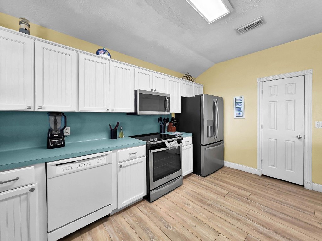 Pelicans and Palms Vacation Rental in Texas - RedAwning