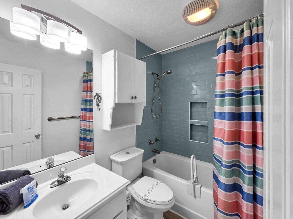 Pelicans and Palms Vacation Rental in Texas - RedAwning