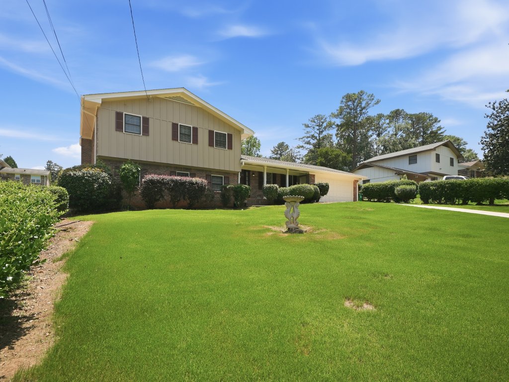 Private Pool Oasis 15 mins to World Cup Sleeps 10 Vacation Rental in Decatur - RedAwning
