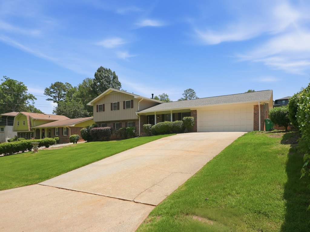 Private Pool Oasis 15 mins to World Cup Sleeps 10 Vacation Rental in Decatur - RedAwning