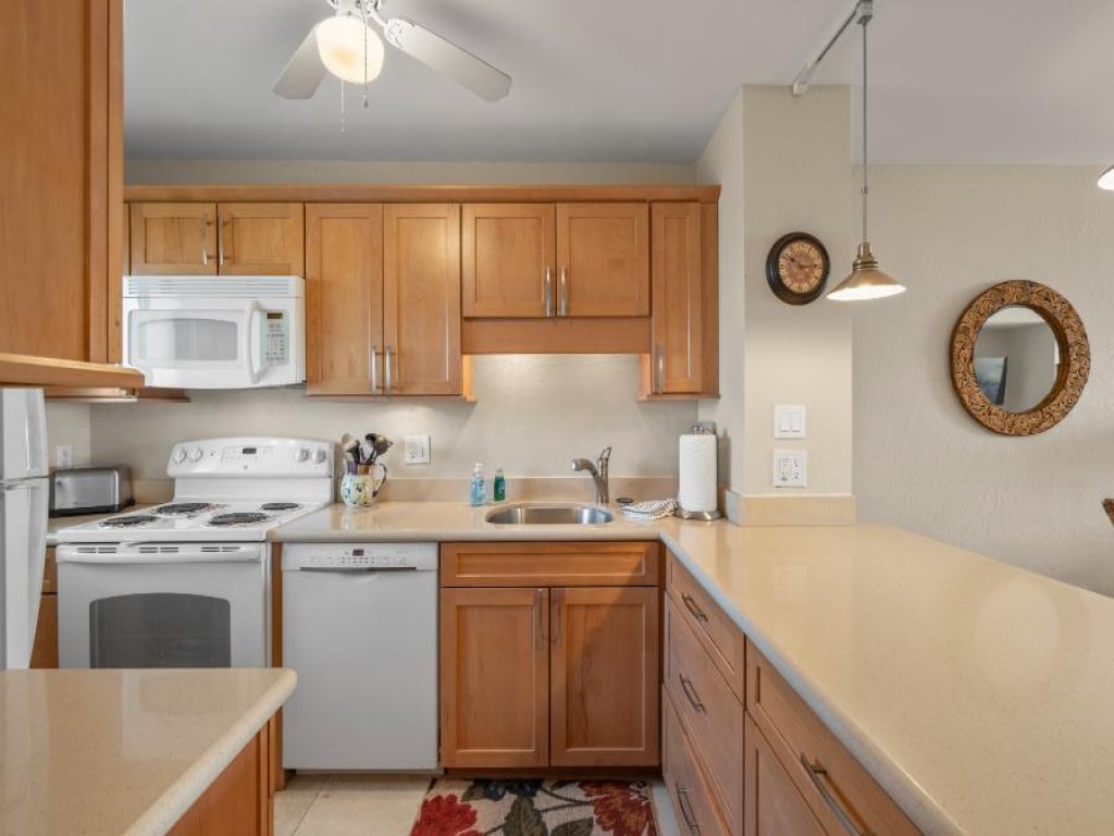 MENEHUNE SHORES, #507** Vacation Rental in Hawaii - RedAwning