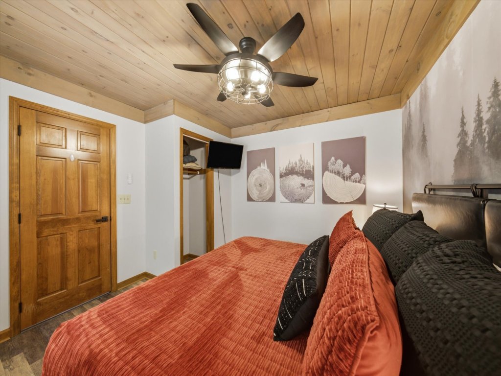 The Elysian Retreat Vacation Rental in Pigeon Forge - RedAwning