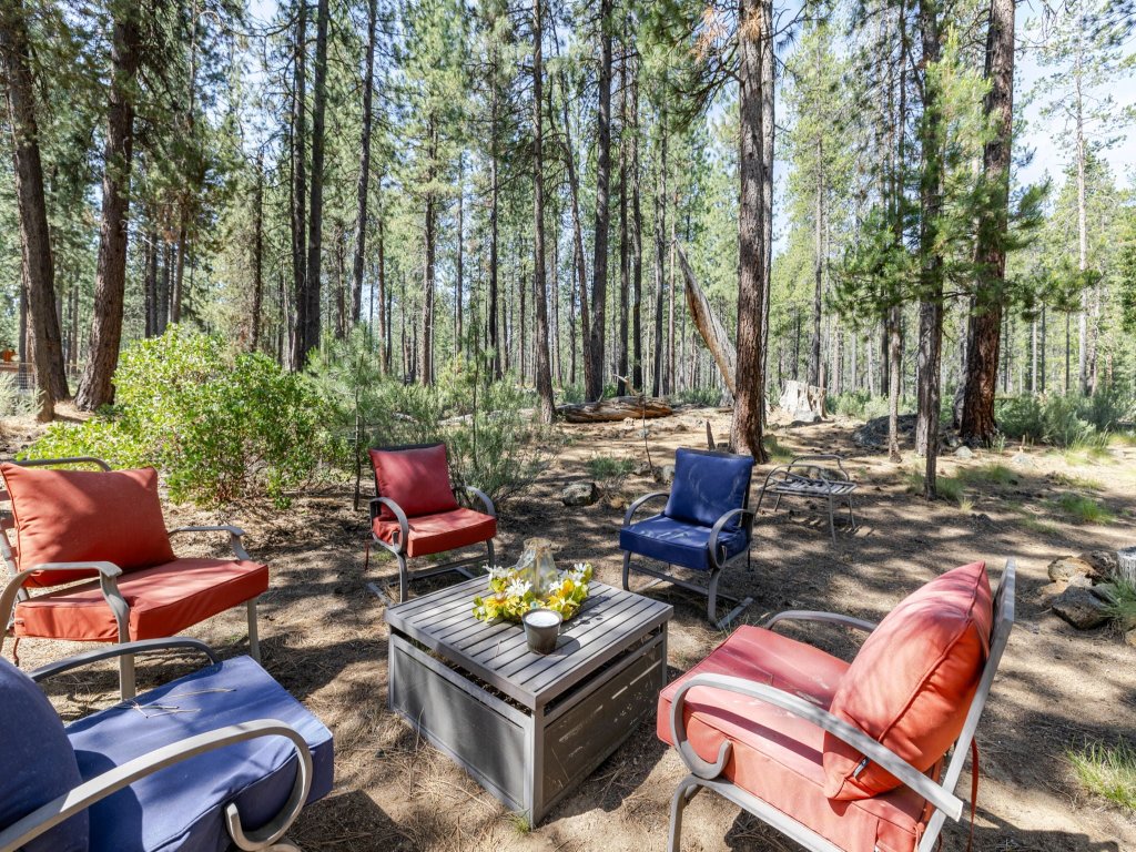 Stella Vacation Rental in Bend - RedAwning