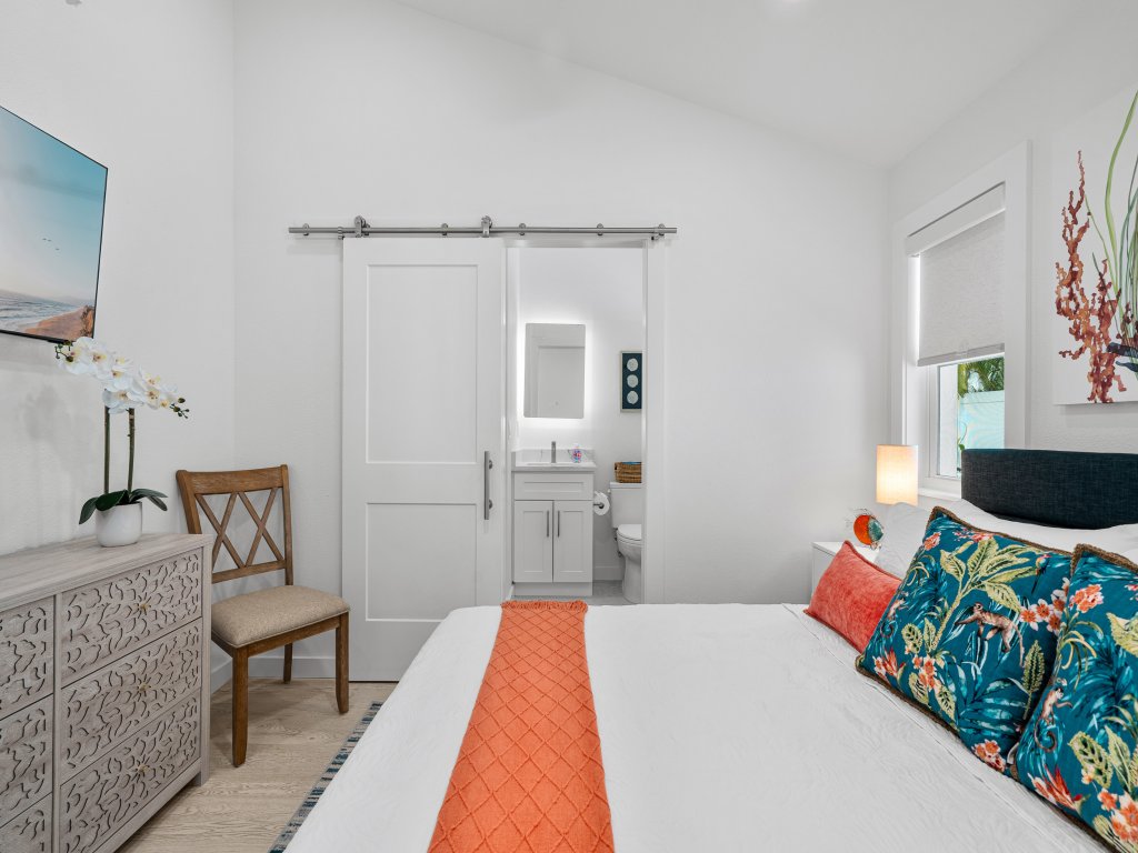 Ringside on Ringling Vacation Rental in Sarasota - RedAwning