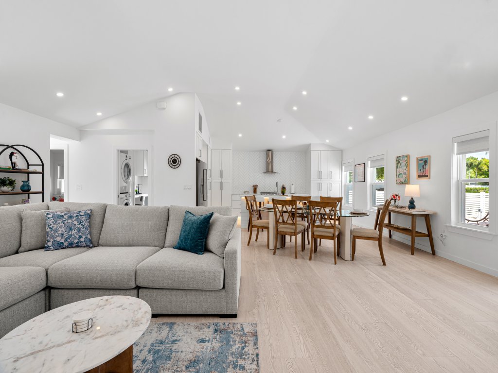 Ringside on Ringling Vacation Rental in Sarasota - RedAwning
