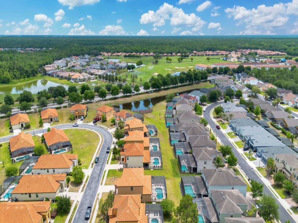 Five Bed South Facing Pool close to Disney Vacation Rental in Davenport - RedAwning