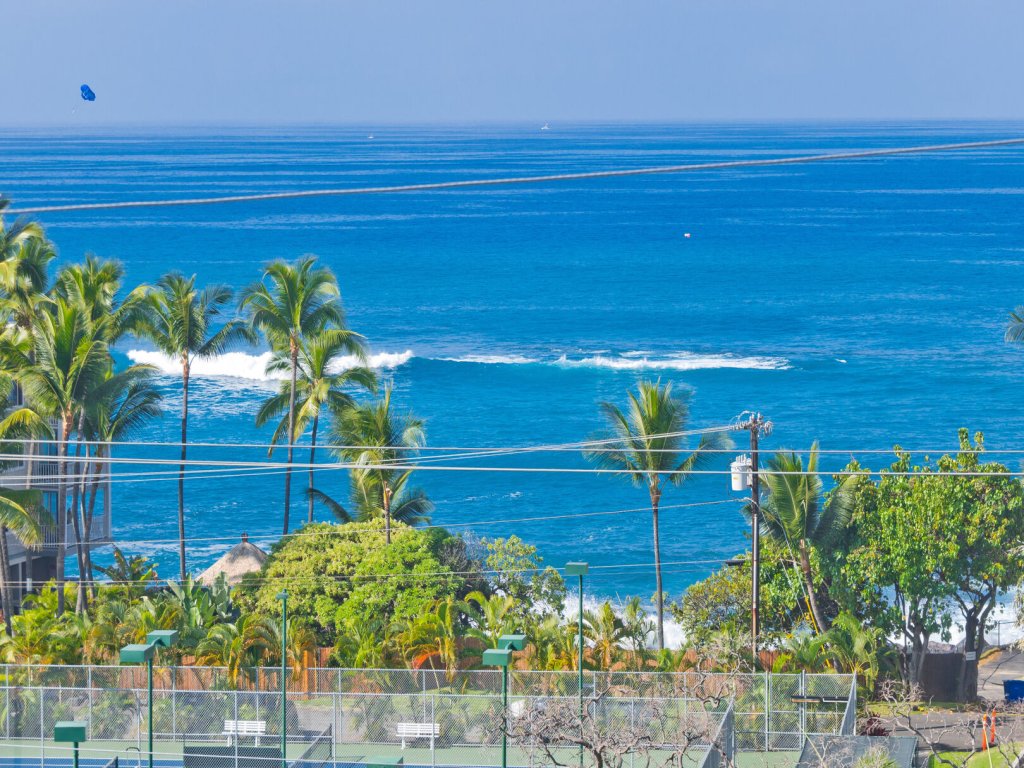 Experience ocean views in this spacious Penthouse 2BR condo in beautiful Kailua-Kona. Vacation Rental in Kailua Kona - RedAwning
