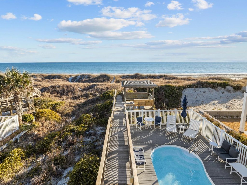 Seabiscuit Vacation Rental in North Carolina - RedAwning