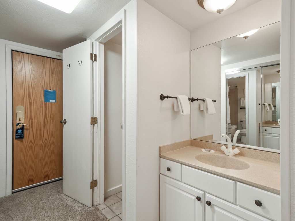 Copper Mountain Inn 3 Bedroom Condo #121/125/129 Vacation Rental in Copper Mountain - RedAwning