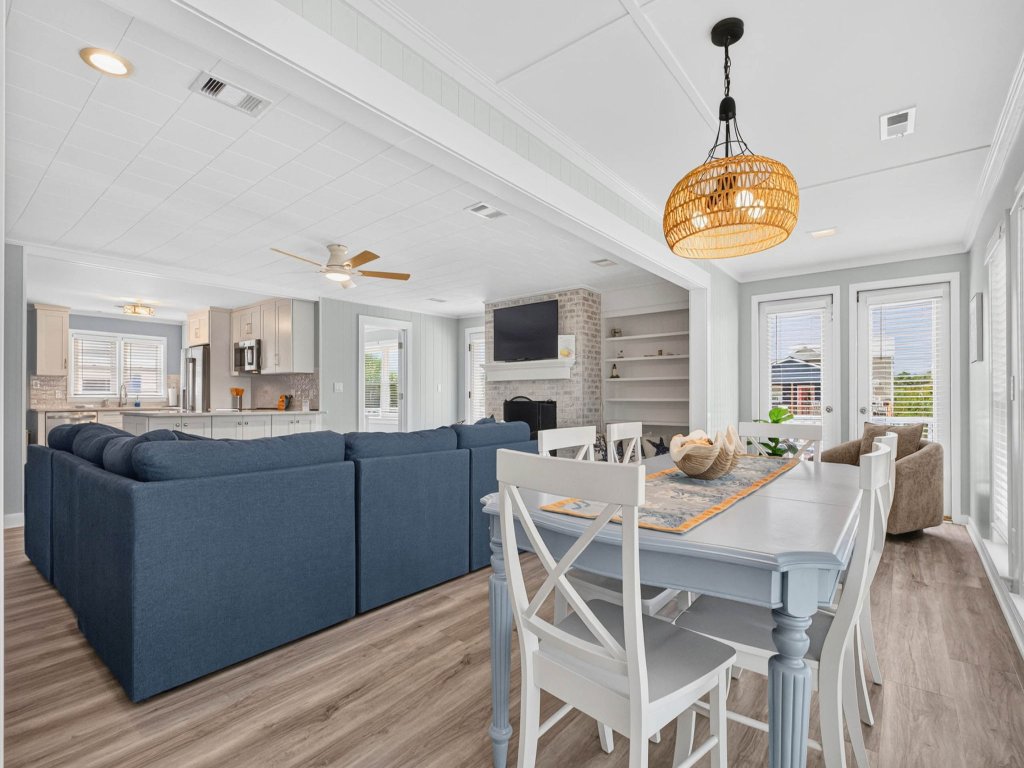 Sea Monkeys Beach Cottage / 317 Sandpiper Lane Vacation Rental in Holden Beach - RedAwning