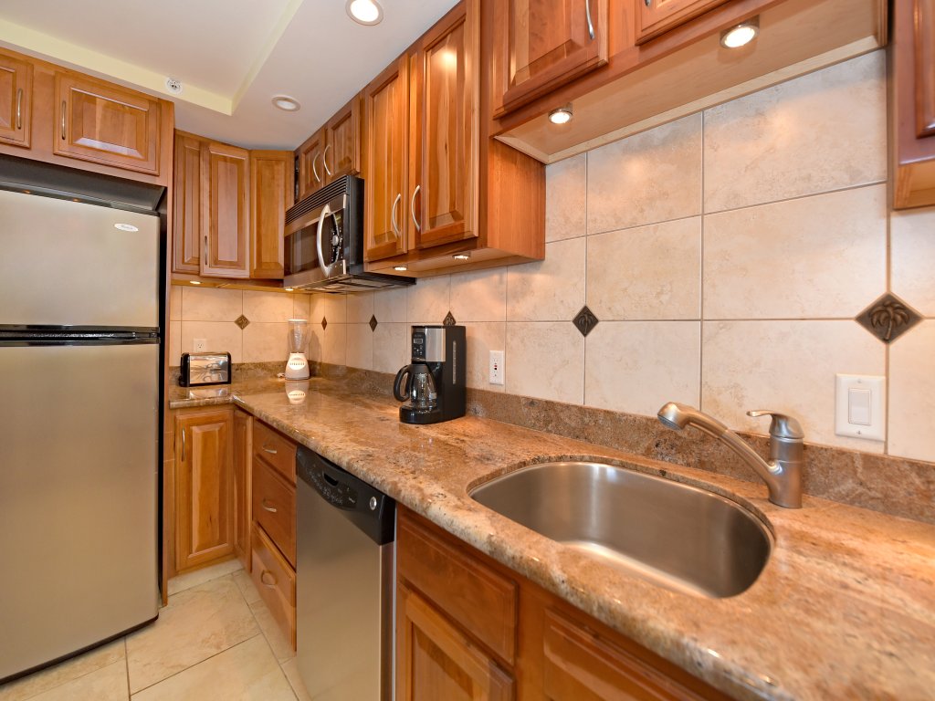 Valley Isle #1203 Vacation Rental in Lahaina - RedAwning