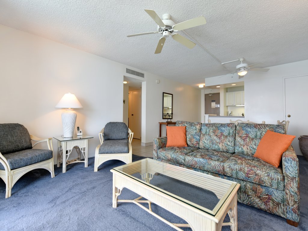 Valley Isle #808 Vacation Rental in Lahaina - RedAwning