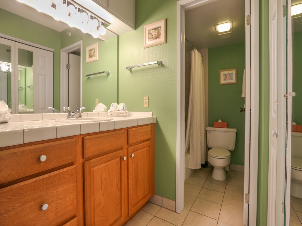 Valley Isle #806 Vacation Rental in Lahaina - RedAwning