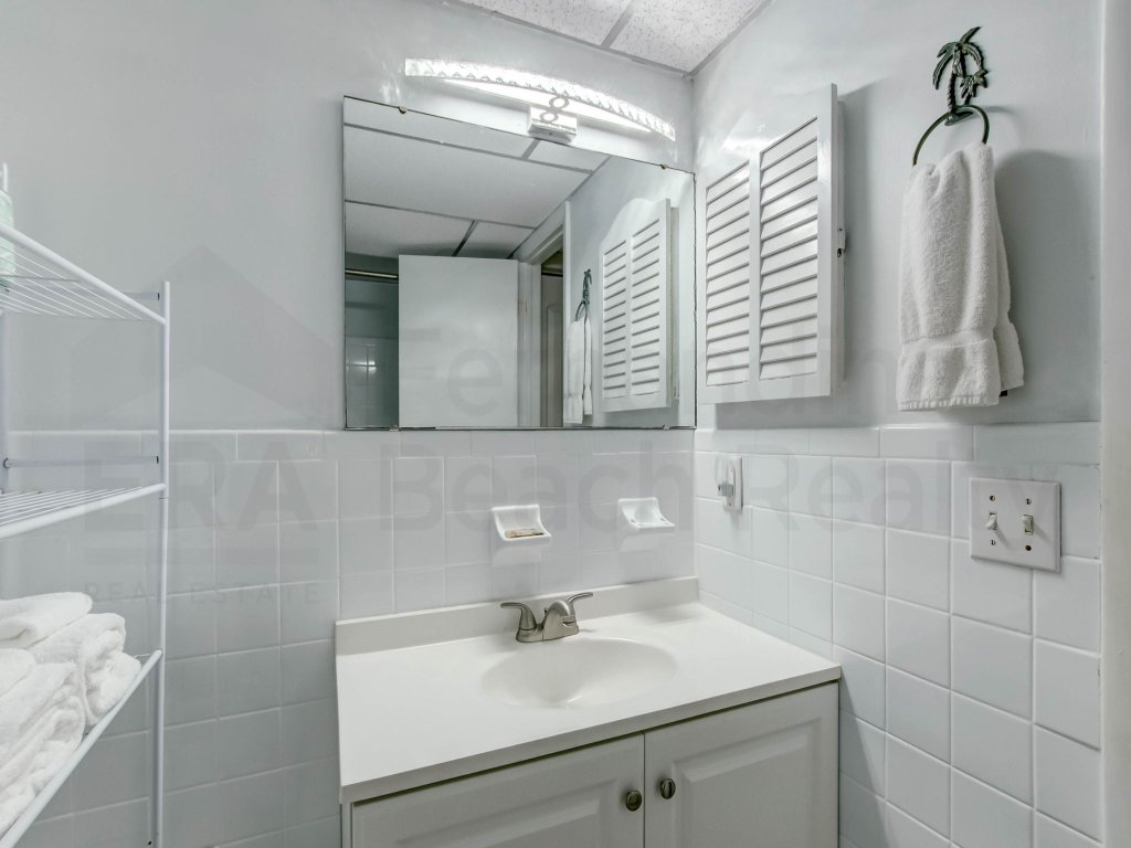 Spacious Oceanfront Condo, Easy Access to Private Fishing Pier Vacation Rental in Fernandina Beach - RedAwning