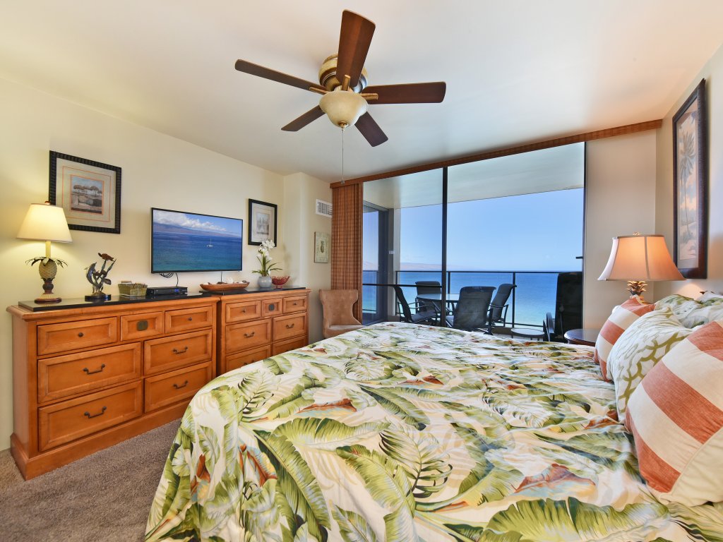The Mahana #1104 Vacation Rental in Lahaina - RedAwning