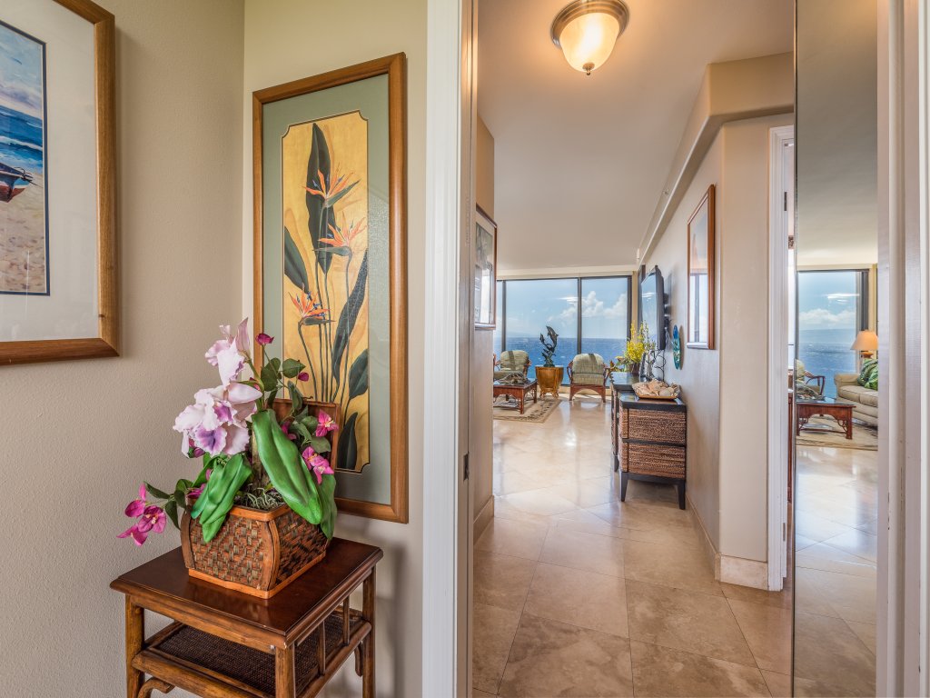 The Mahana #1017 Vacation Rental in Lahaina - RedAwning