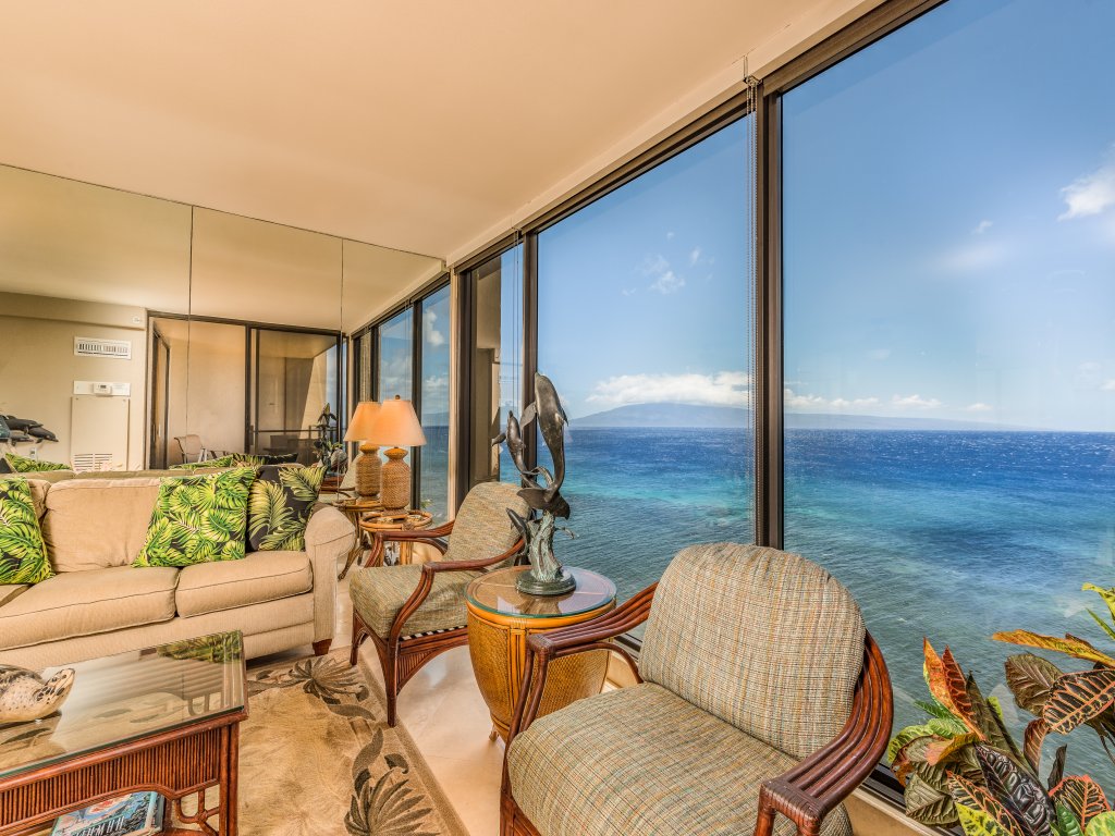 The Mahana #1017 Vacation Rental in Lahaina - RedAwning