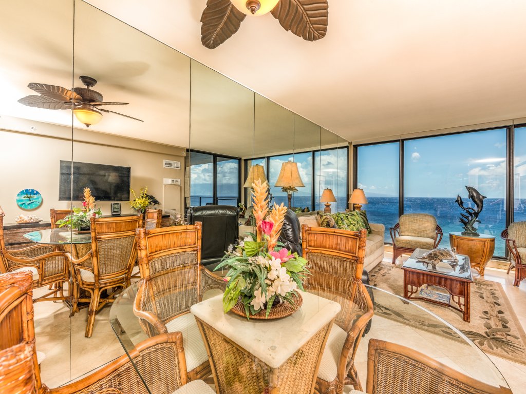 The Mahana #1017 Vacation Rental in Lahaina - RedAwning