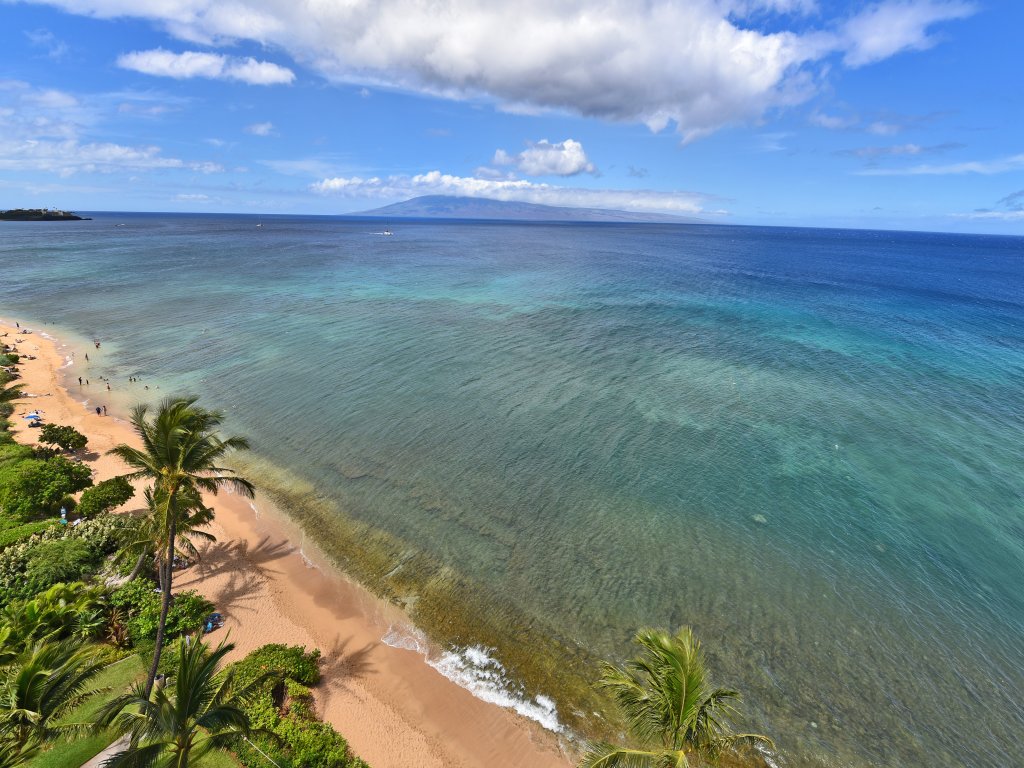The Mahana #1217 Vacation Rental in Lahaina - RedAwning