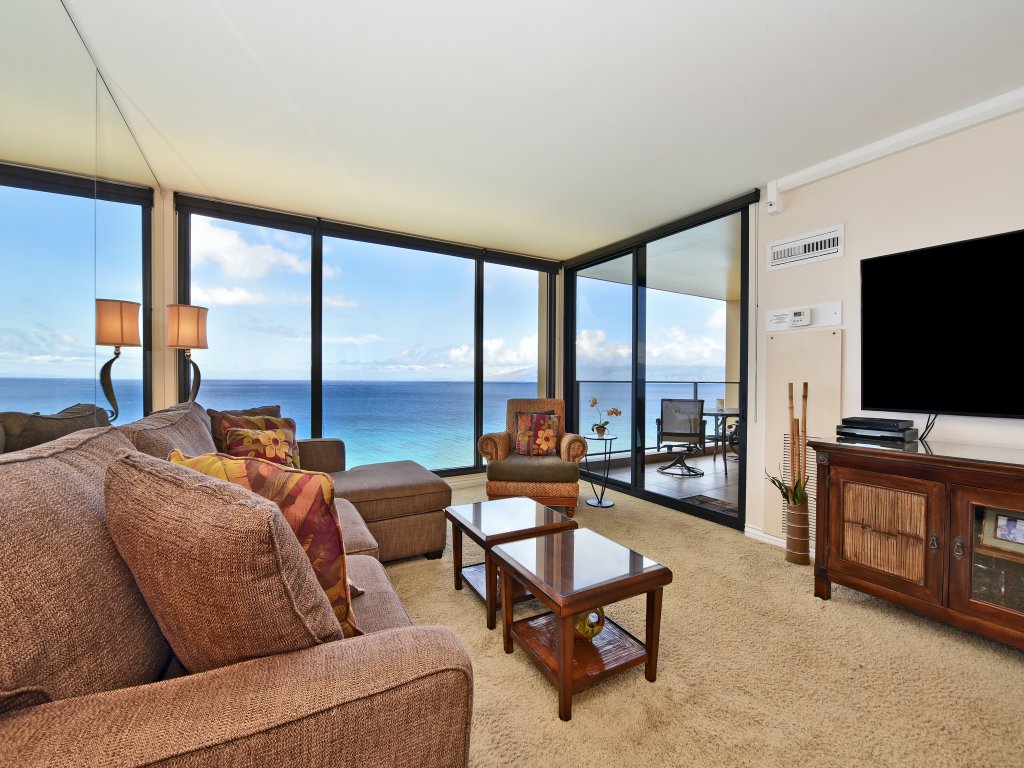 The Mahana #1217 Vacation Rental in Lahaina - RedAwning