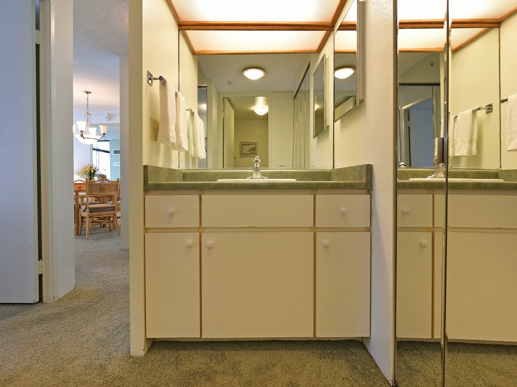 The Mahana #518 Vacation Rental in Lahaina - RedAwning