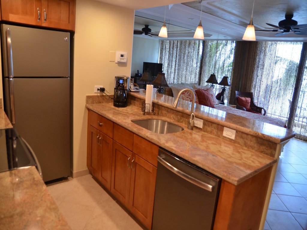 The Mahana #612 Vacation Rental in Lahaina - RedAwning
