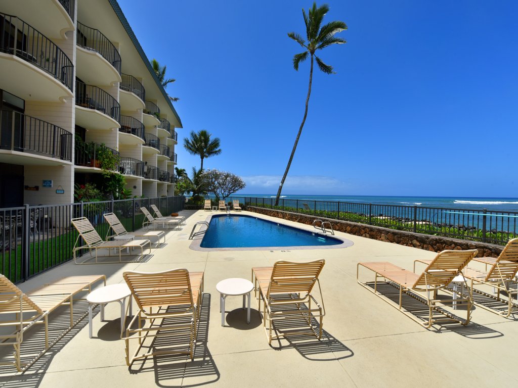 Kahana Reef #216 Vacation Rental in Lahaina - RedAwning