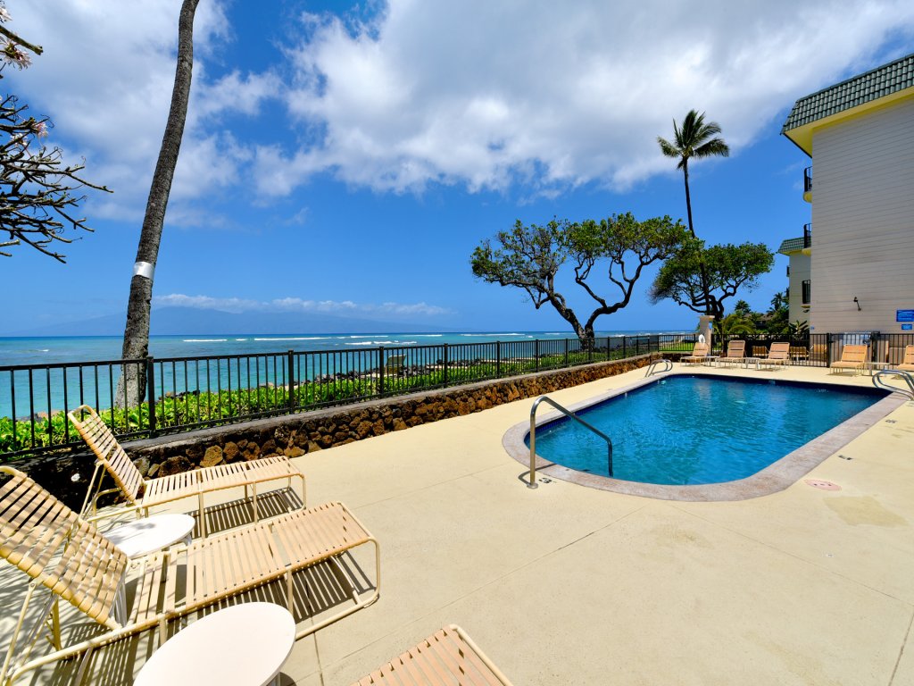 Kahana Reef #216 Vacation Rental in Lahaina - RedAwning
