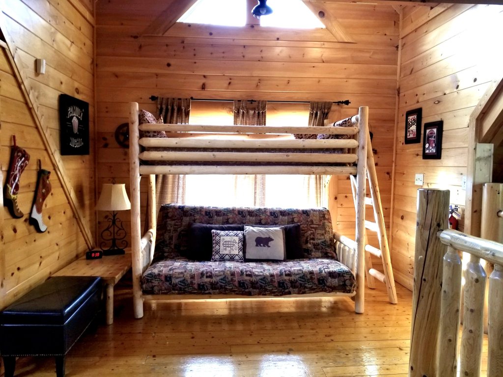 Rustic Cabin in the Smoky Mountains with Majestic Mountain View Vacation Rental in Sevierville - RedAwning