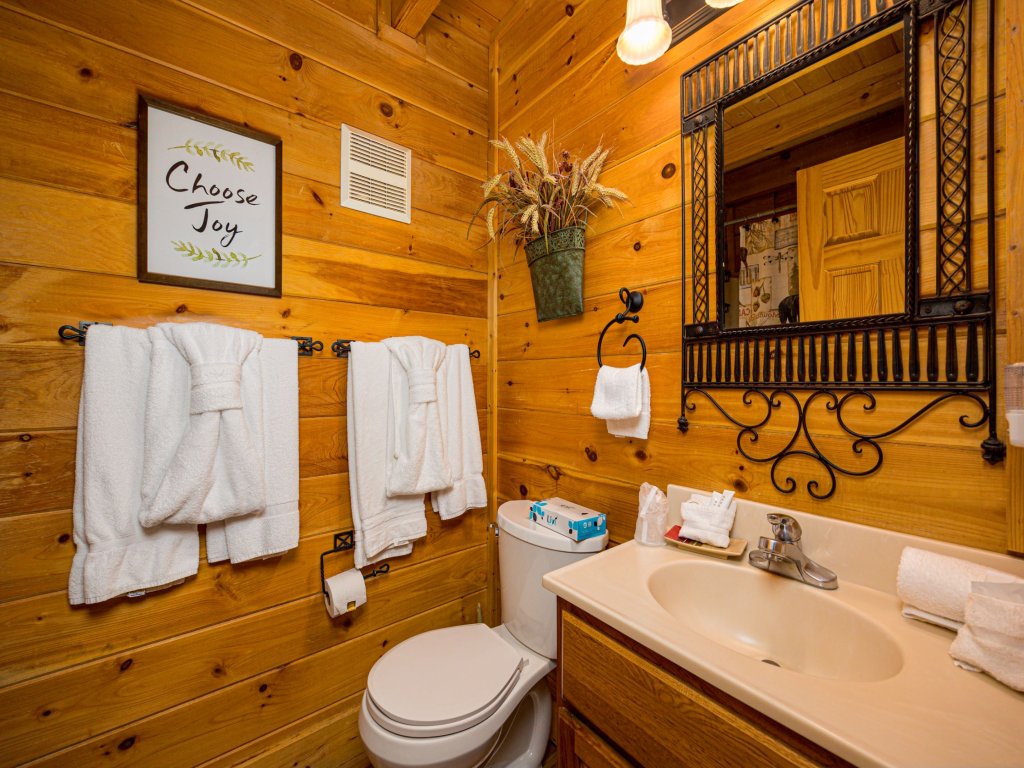 Luxurious Family Mountain Cabin Vacation Rental in Sevierville - RedAwning