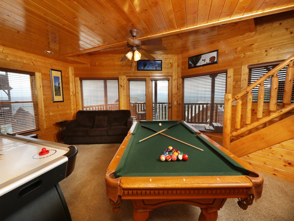 Spacious Luxury Pigeon Forge Cabin Vacation Rental in Sevierville - RedAwning