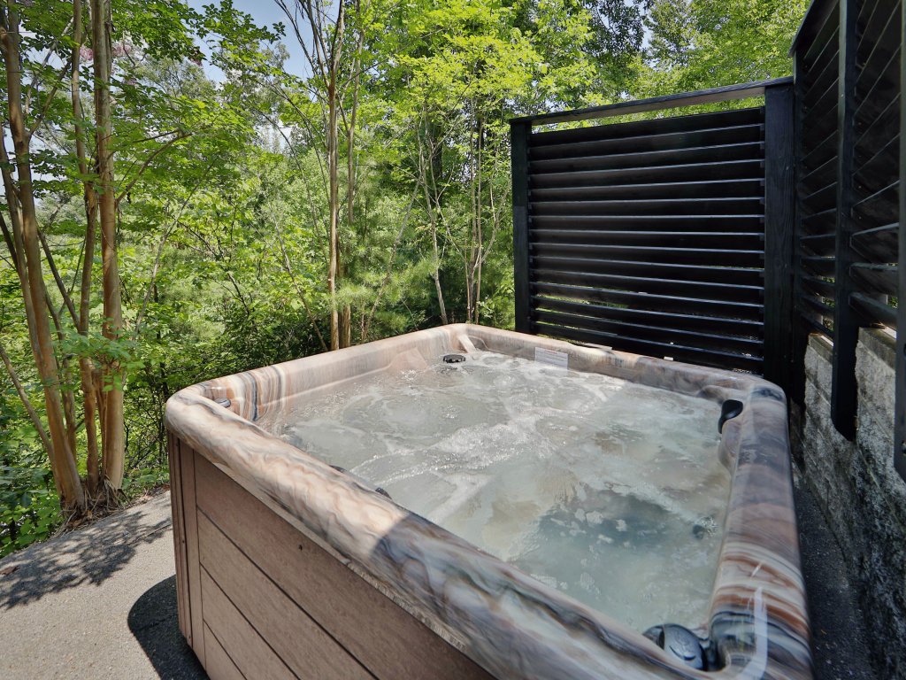 Perfectly located Chalet for your Mountain Retreat Vacation Rental in Pigeon Forge - RedAwning