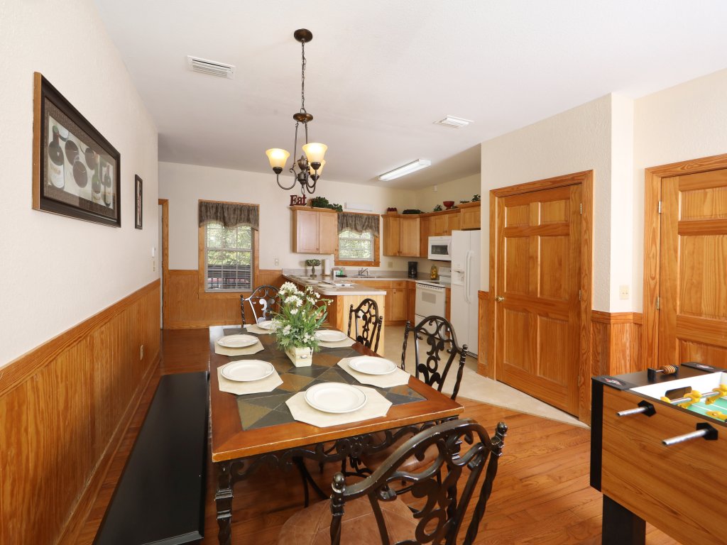 Comfy Chalet with Retreat Atmosphere Vacation Rental in Pigeon Forge - RedAwning