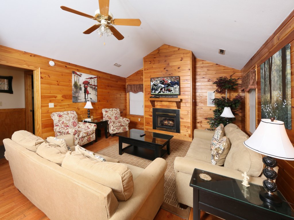 Quiet Chalet perfect for your Mountain Vacation Vacation Rental in Pigeon Forge - RedAwning